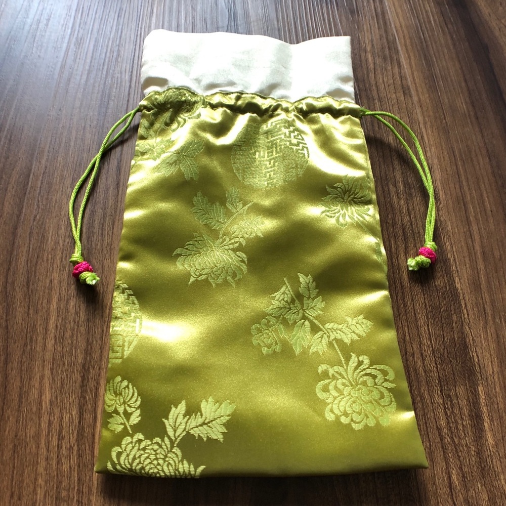 Silky drawstring pouch